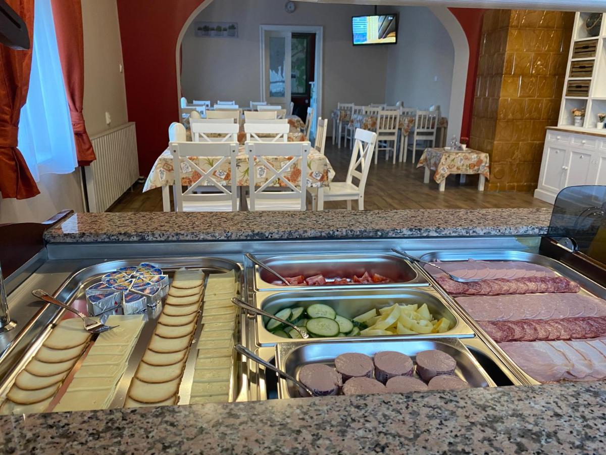 Kamaras Klastrom House Bed & Breakfast Mogyoród Екстериор снимка